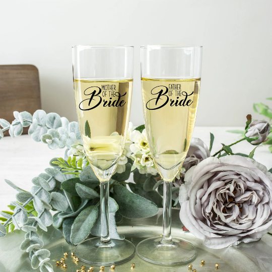Set of 2 Mr and Mrs champagne glasses Personalized champagne flute wedding  gift engagement gift anniversary gift wedding favor