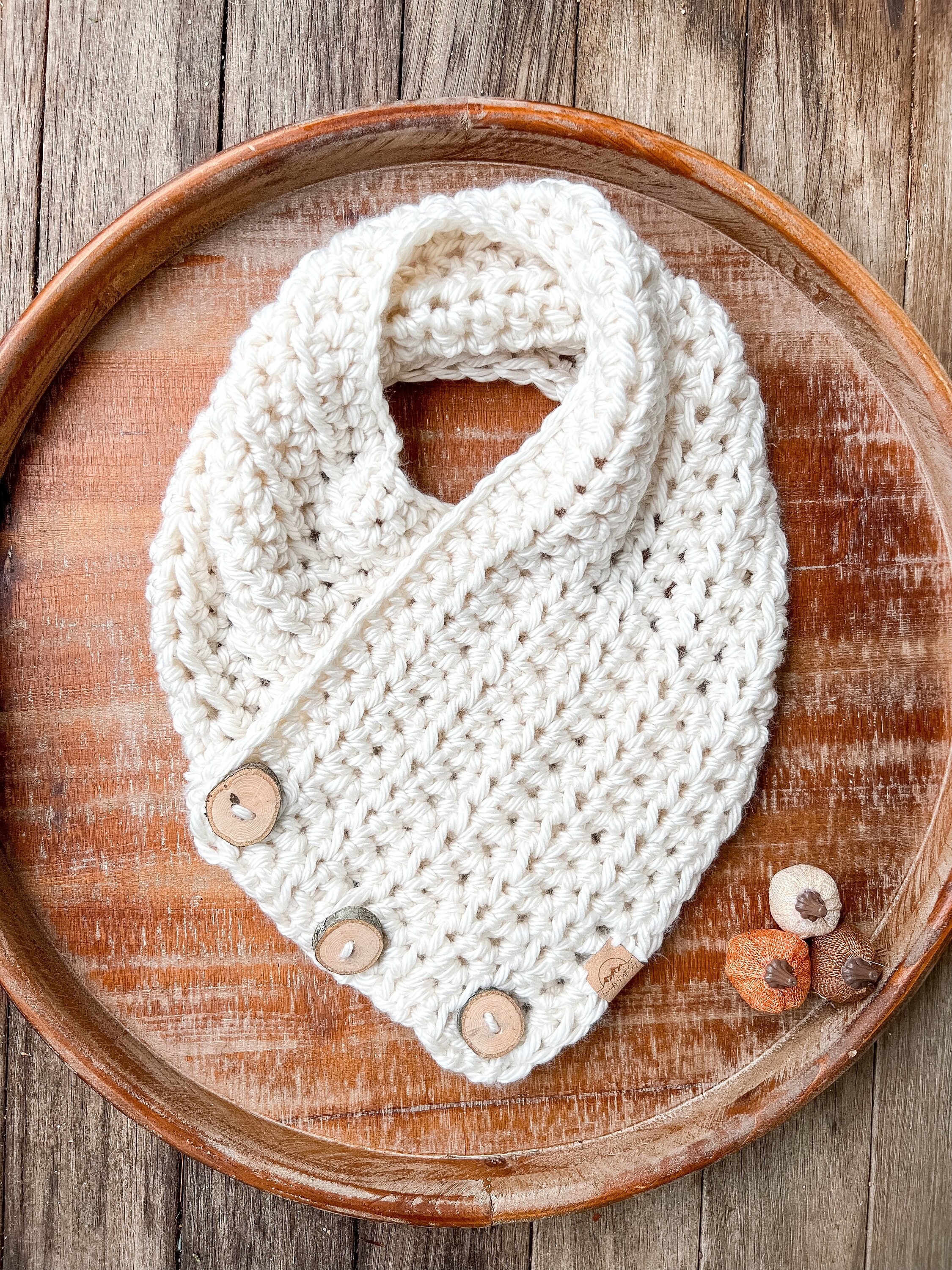 Cream Colored Cowl, 3 Button Scarf, Crochet Cowl, Knit Cowl, Winter White  Scarf, Neck Warmer, Indoor Cowl