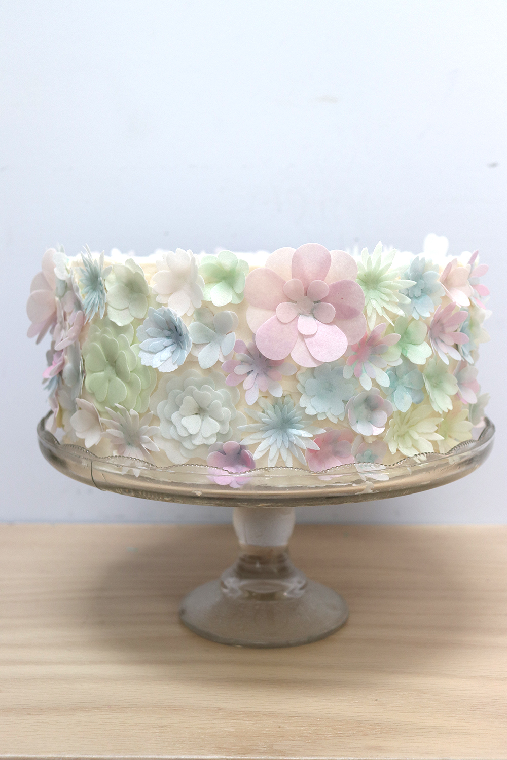 Make Over A Clearance Cake With Edible Flowers - Dream Green DIY