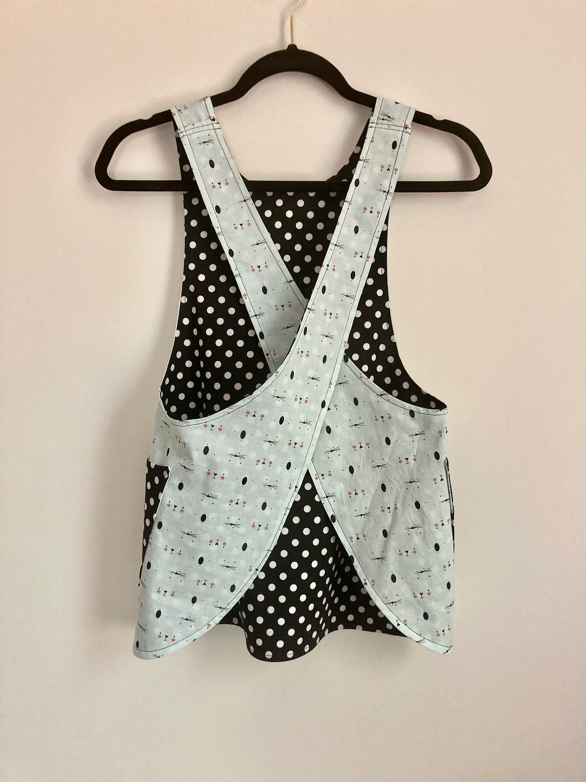 Products :: Jungle print, Child's pinafore, cross-back apron