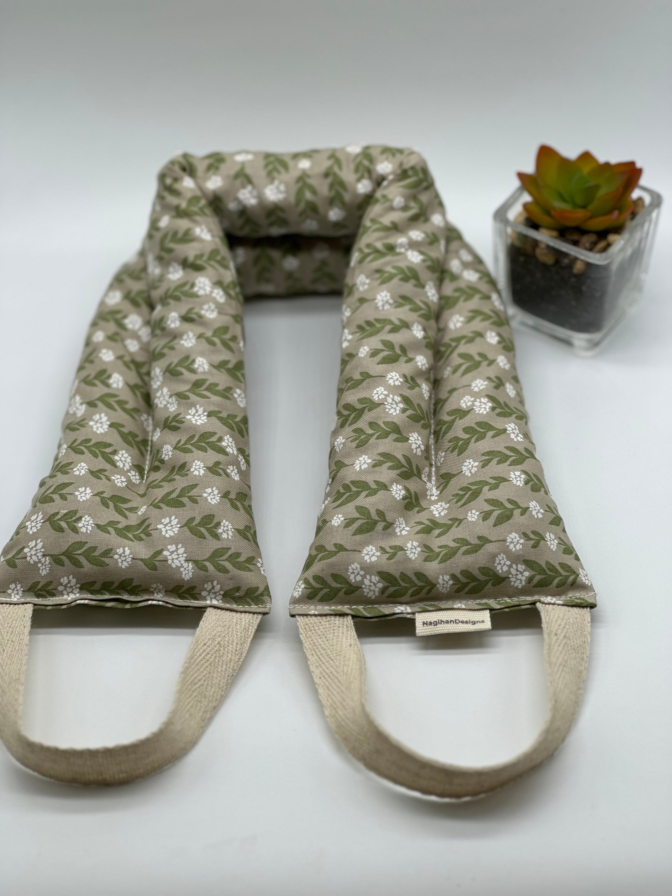 Products :: CHERRY PIT Neck Wrap with Handle Microwaveable