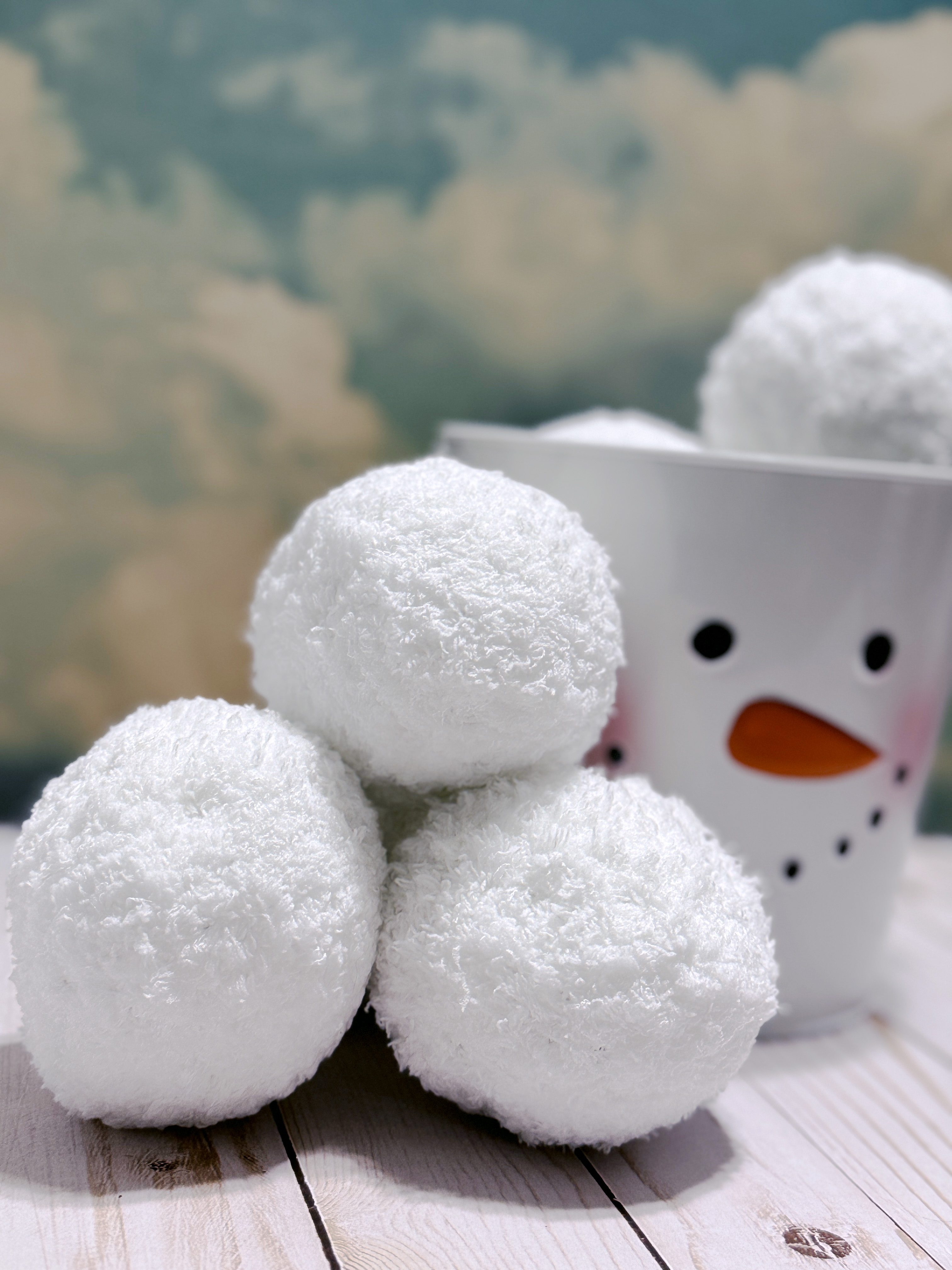 Indoor snowballs