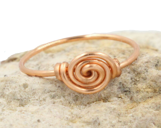 Wire Spiral Rose Ring Silver color