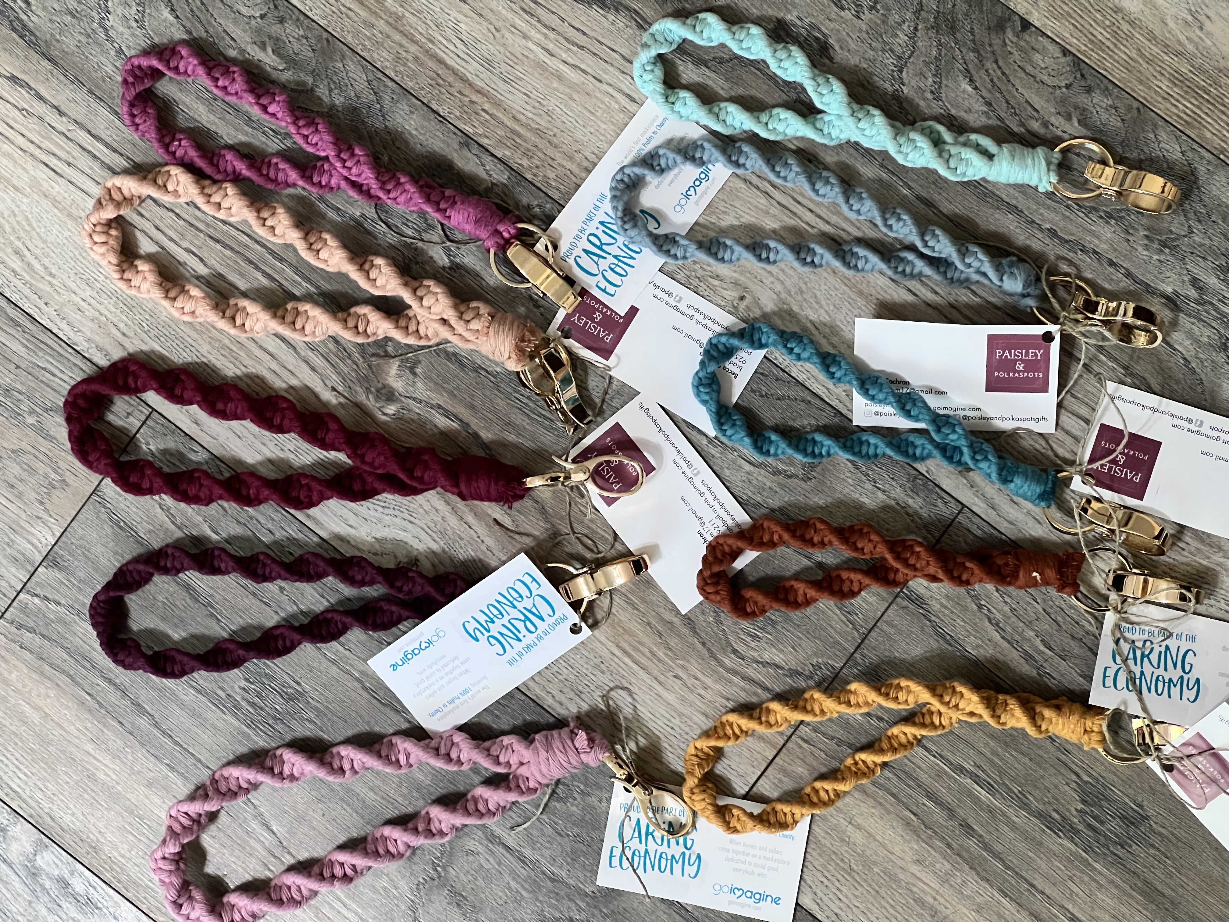 Clothing & Accessories :: Keychains & Lanyards :: Wristlet Twisted Macrame  Keychain