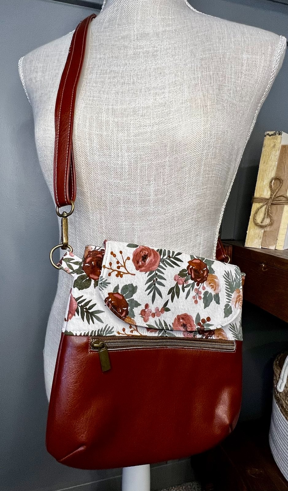 Clothing & Accessories :: Bags & Purses :: Floral & Vegan Leather ...