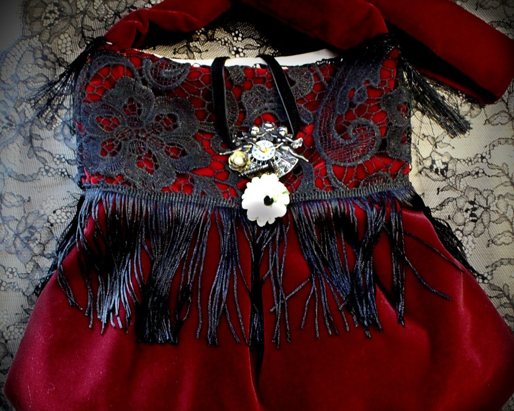 Clothing & Accessories :: Bags & Purses :: Red Velvet Victorian Gothic Purse