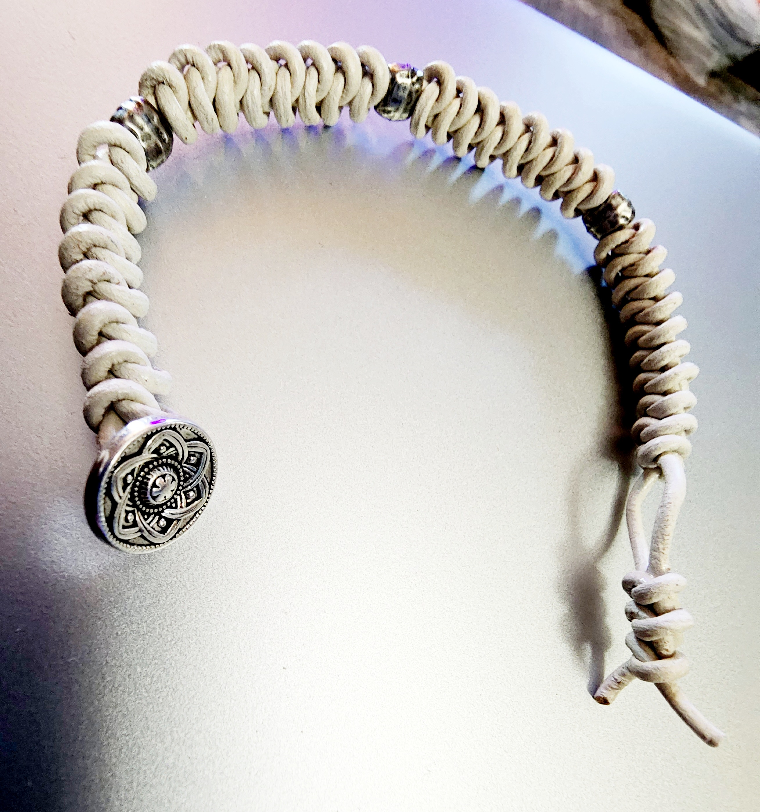 Jewelry White Leather Snake Knot Macrame Bracelet