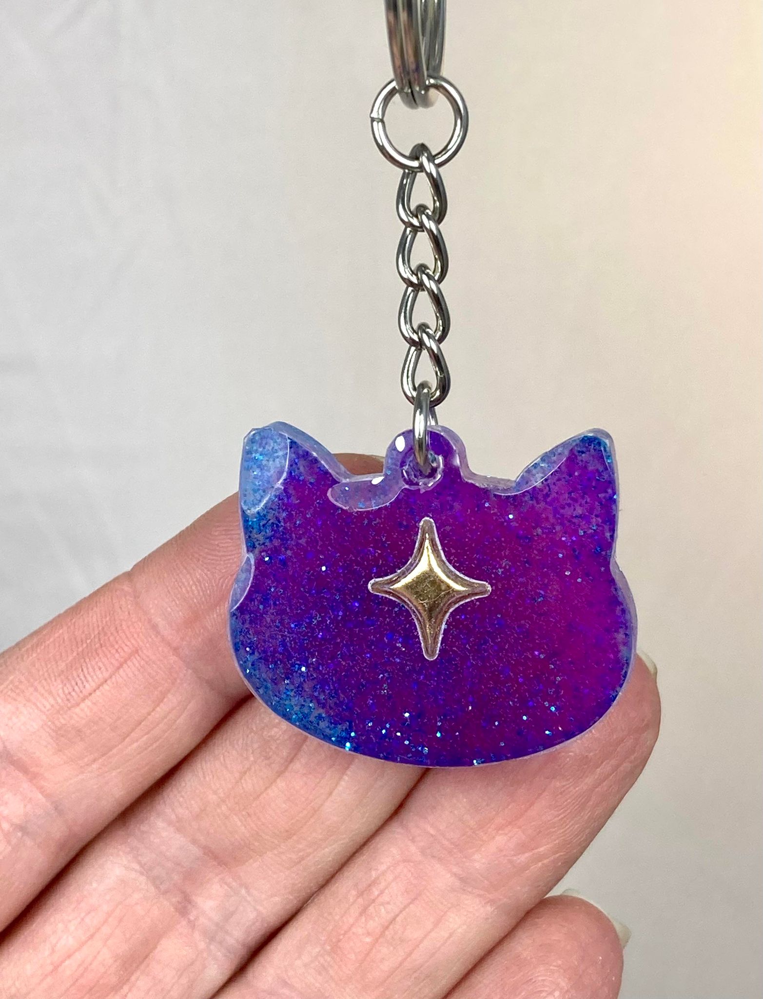 Clothing & Accessories :: Keychains & Lanyards :: Resin Cat Keychain