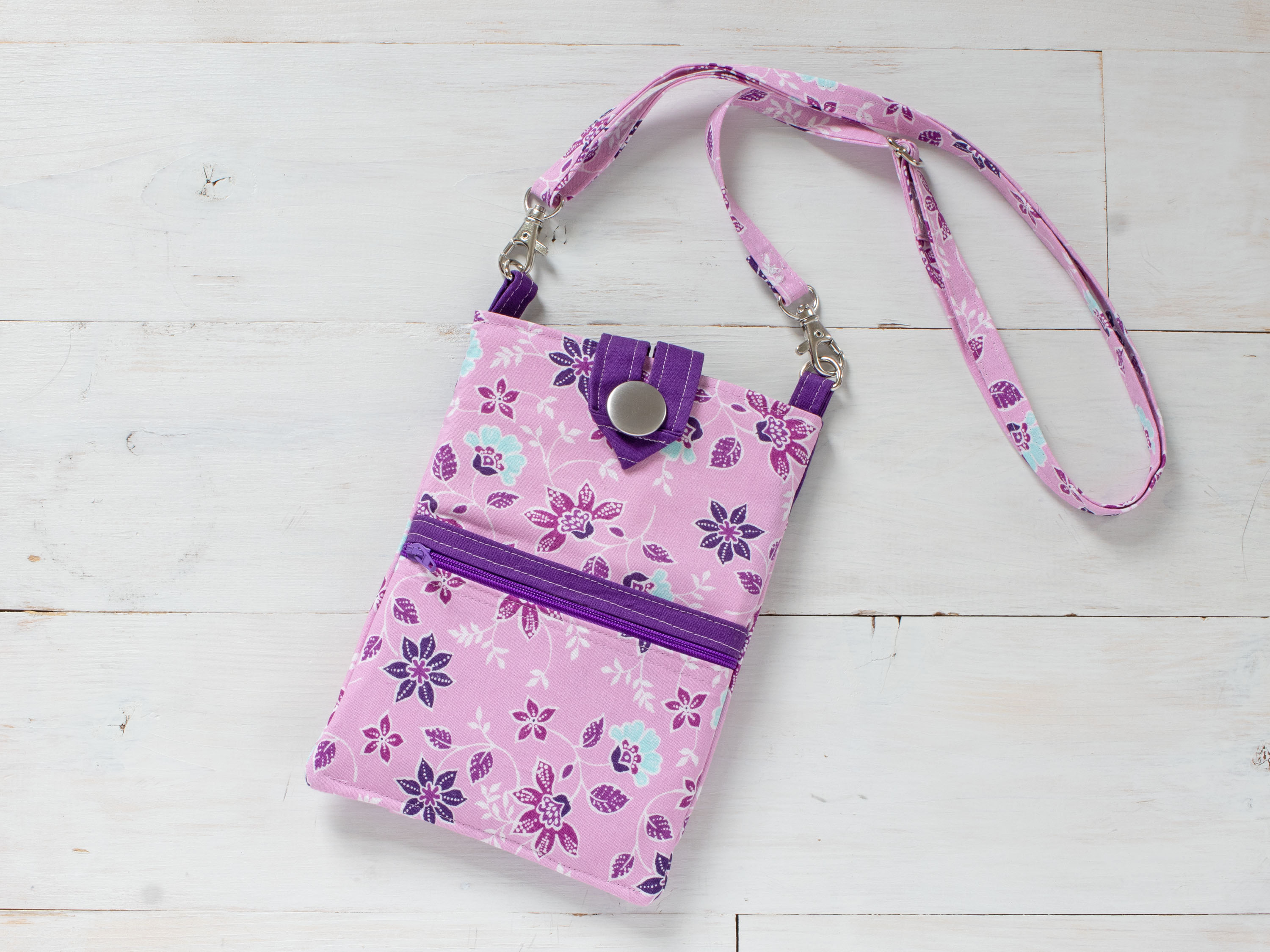 Clothing & Accessories :: Bags & Purses :: Shoulder :: Pink Floral Crossbody Bag