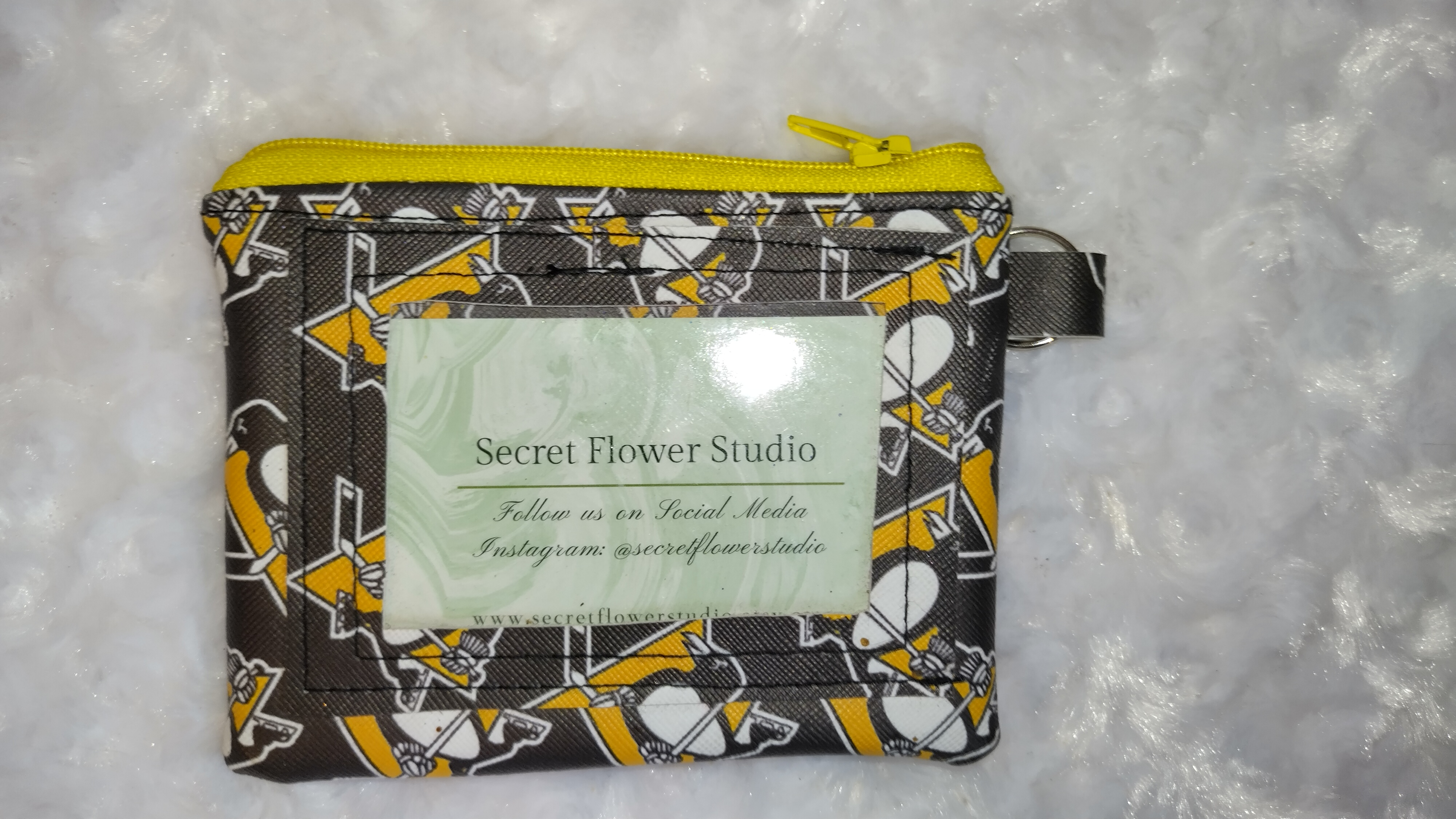 Clothing & Accessories Keychains & Lanyards Badge Holders & Reels